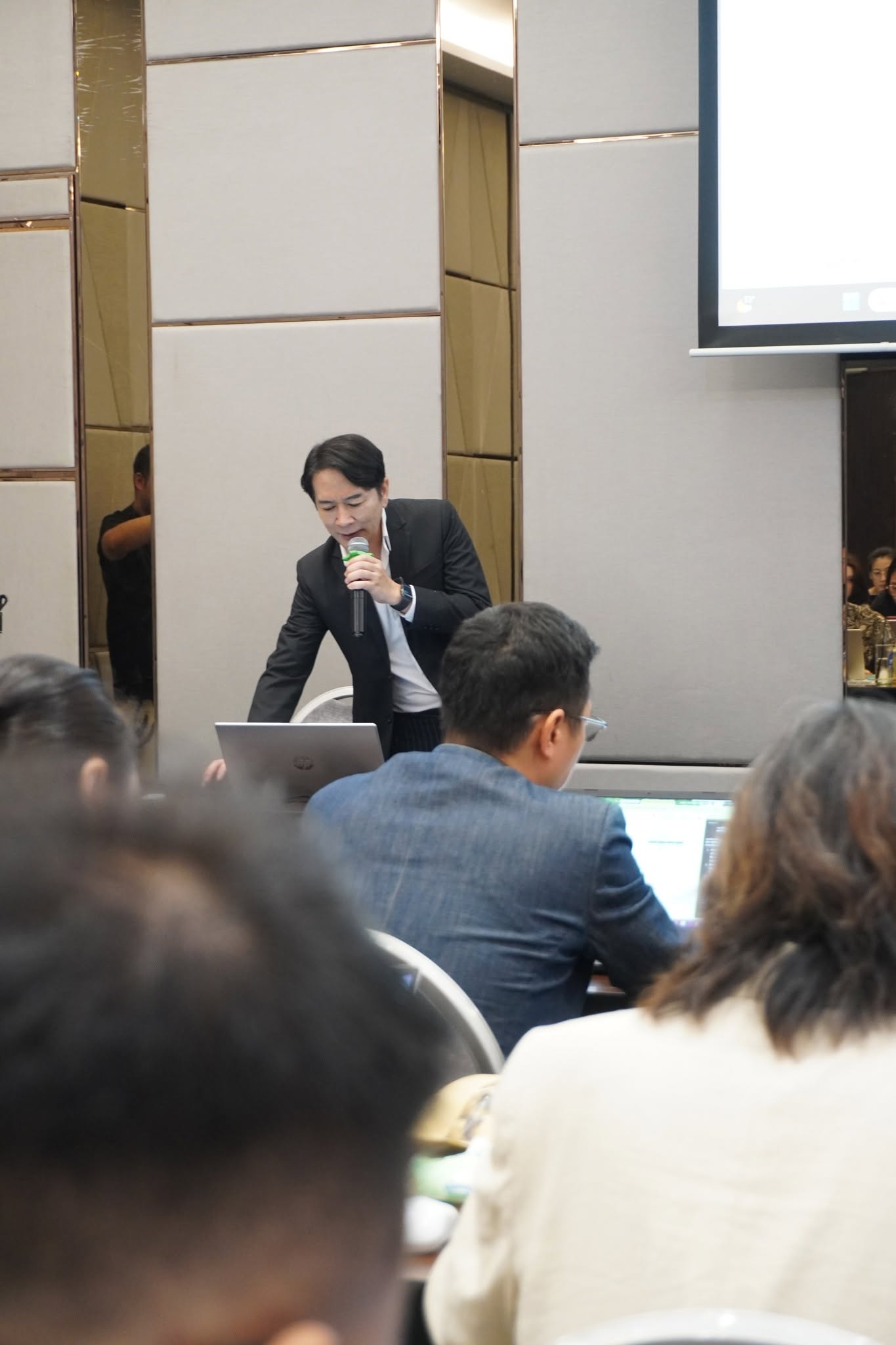 Claude Co-Work for Business — Claude Co-Work for Business ภาพที่ 1