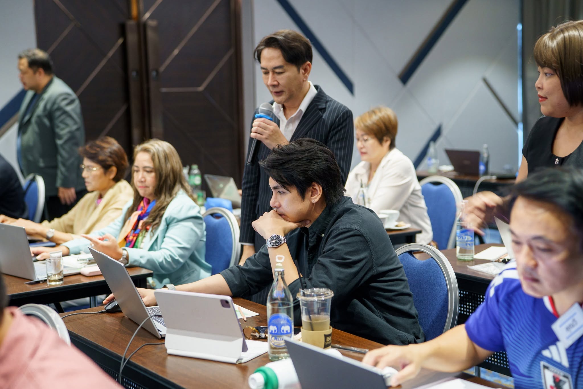 AI FOR CEO — The Executive Masterclass — AI for CEO / Executive AI Adoption ภาพที่ 3