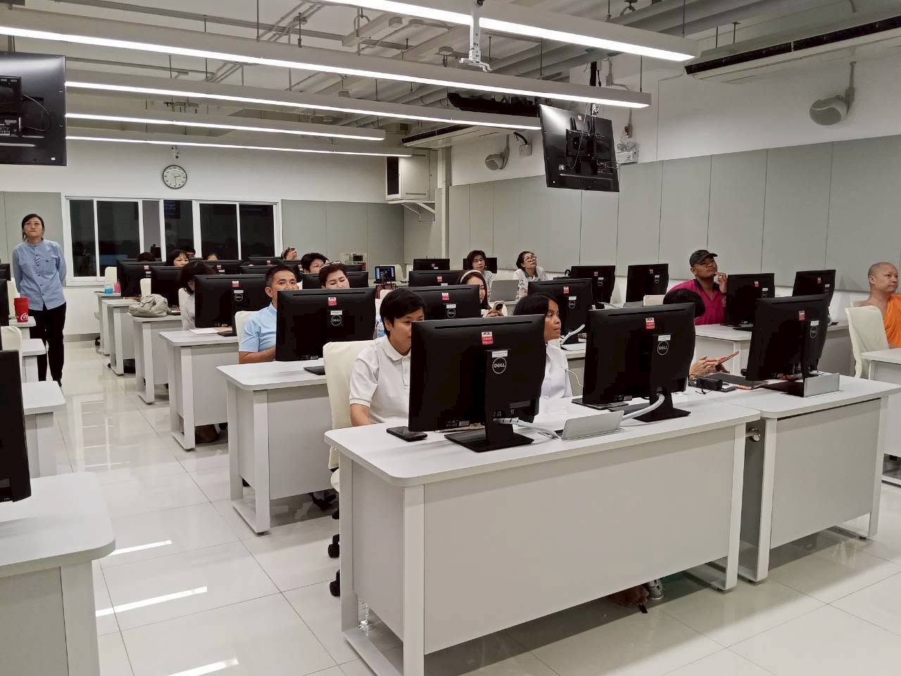 ศูนย์อบรมคอมพิวเตอร์ วัดพระธรรมกาย (ชมรม MIT) — CapCut AI (Advanced) และ TikTok Personal Branding ภาพที่ 6