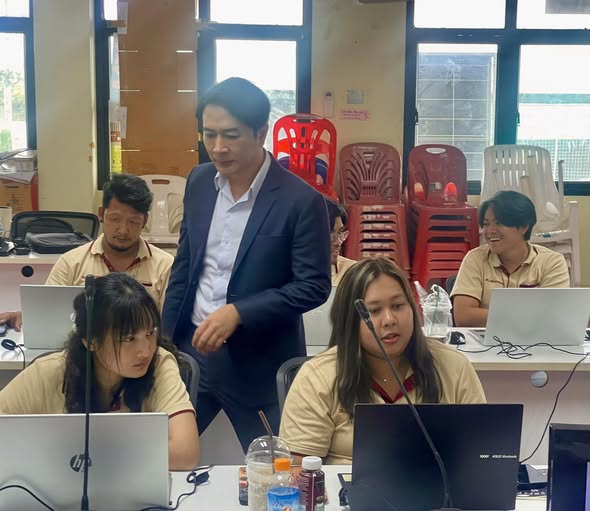 บริษัท บลู แอนด์ ไวท์ โลจิสติกส์ จำกัด — รุ่นที่ 3 — AI for Business & AI Storyboard ภาพที่ 4
