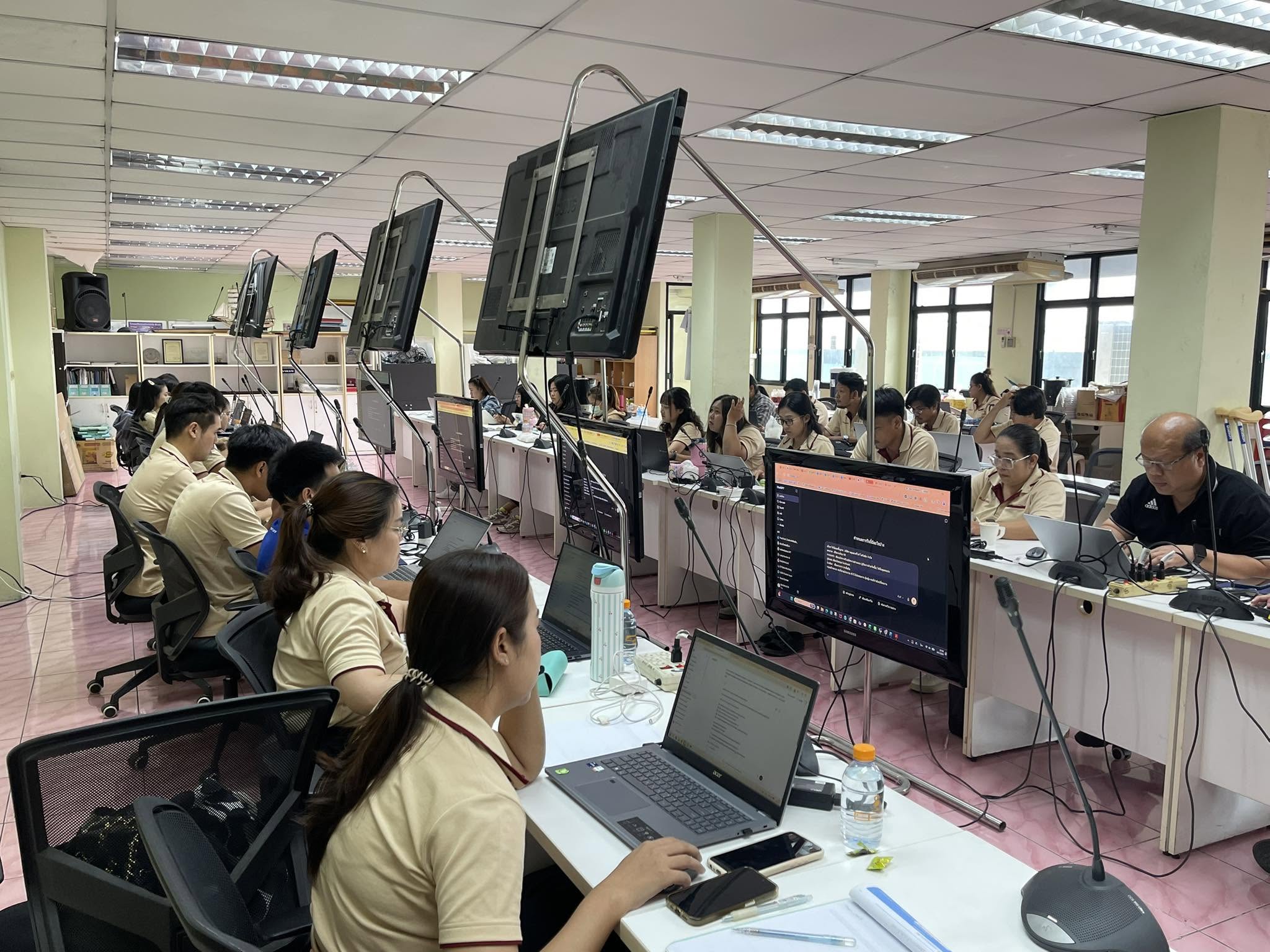 บริษัท บลู แอนด์ ไวท์ โลจิสติกส์ จำกัด — รุ่นที่ 3 — AI for Business & AI Storyboard ภาพที่ 6